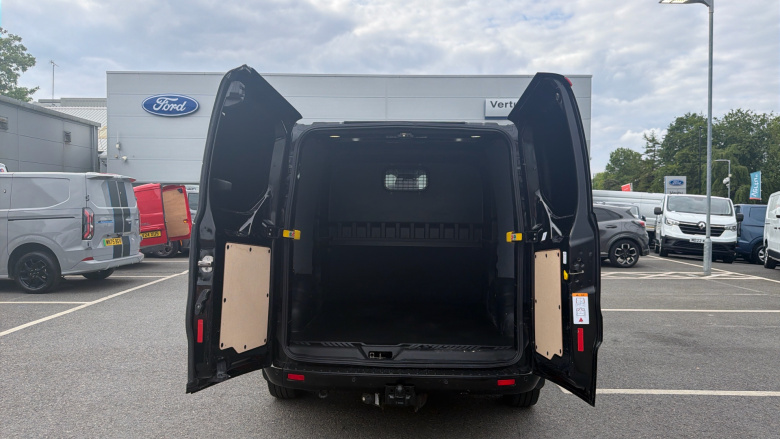 Ford Transit Custom 300 L2 Diesel Fwd 2.0 EcoBlue 130ps Low Roof D/Cab Limited Van